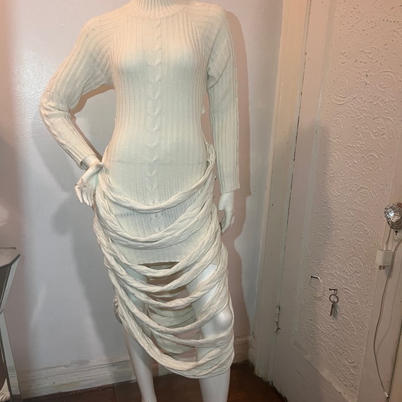 Dress - Picture 7 of 8